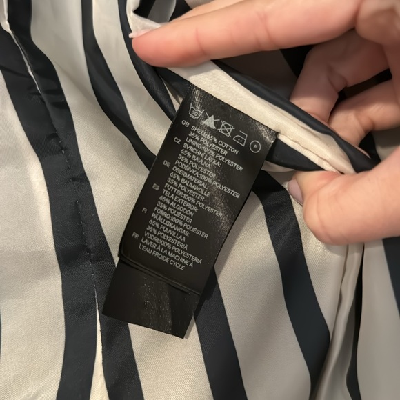 H&M Fitted Cropped Button Black Peacoat 4/34 - Picture 8 of 10